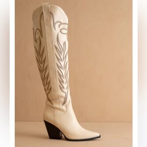 Bronco off white Knee-High Women's Boots size 8.5